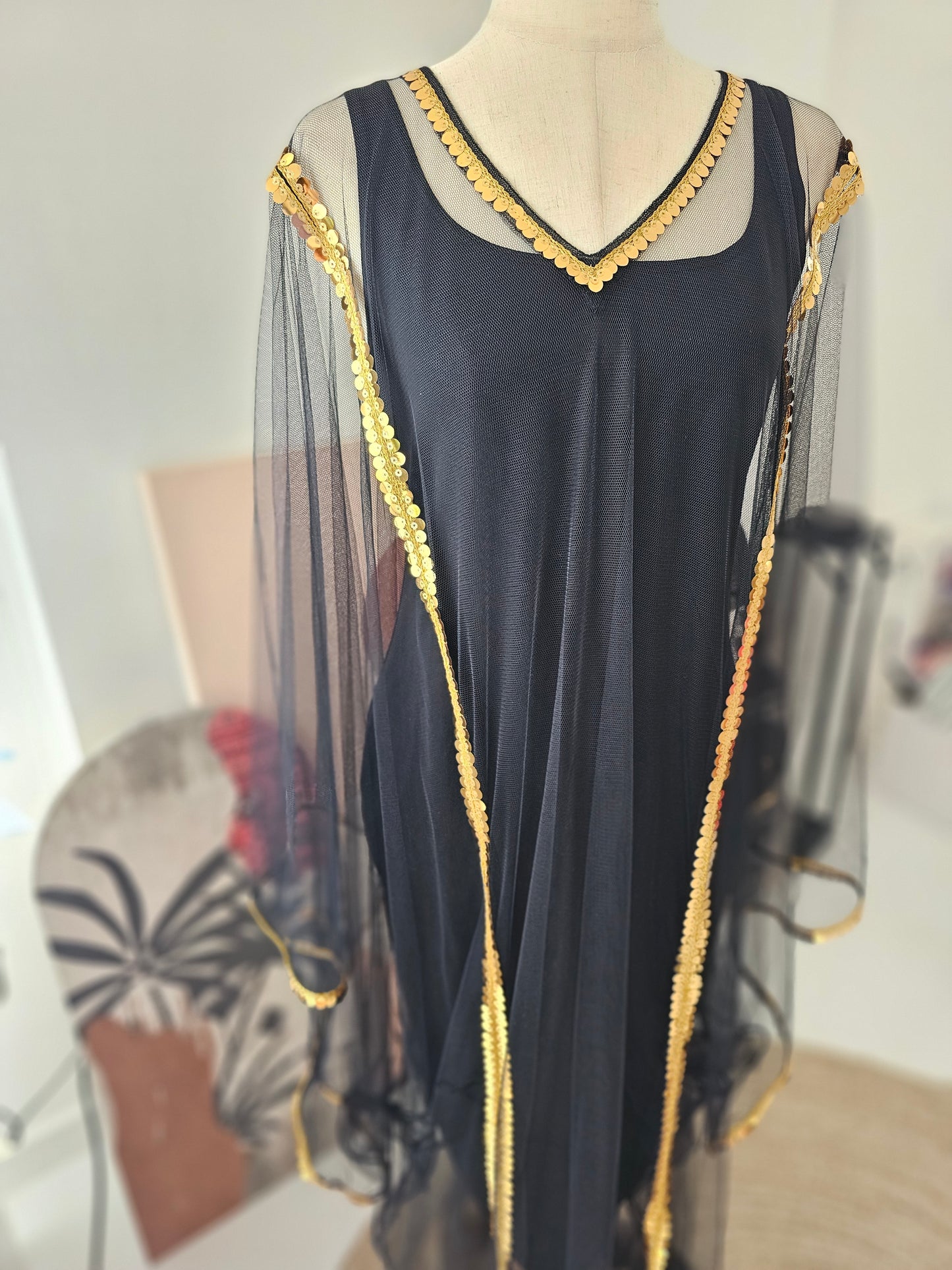 ثوب بالليرات الذهبية (صفين)