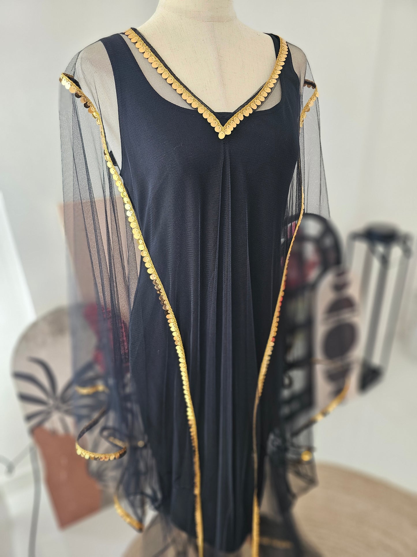 ثوب ذهبي بالليرات (صف واحد)