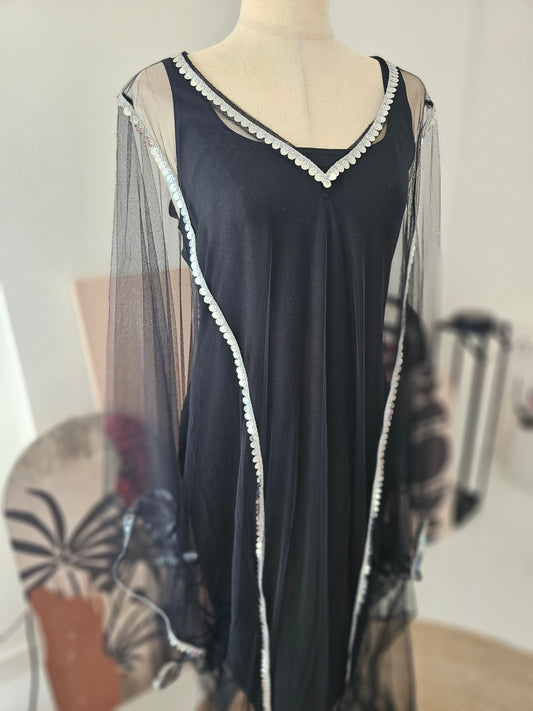 ثوب فضي بالليرات (صف واحد)