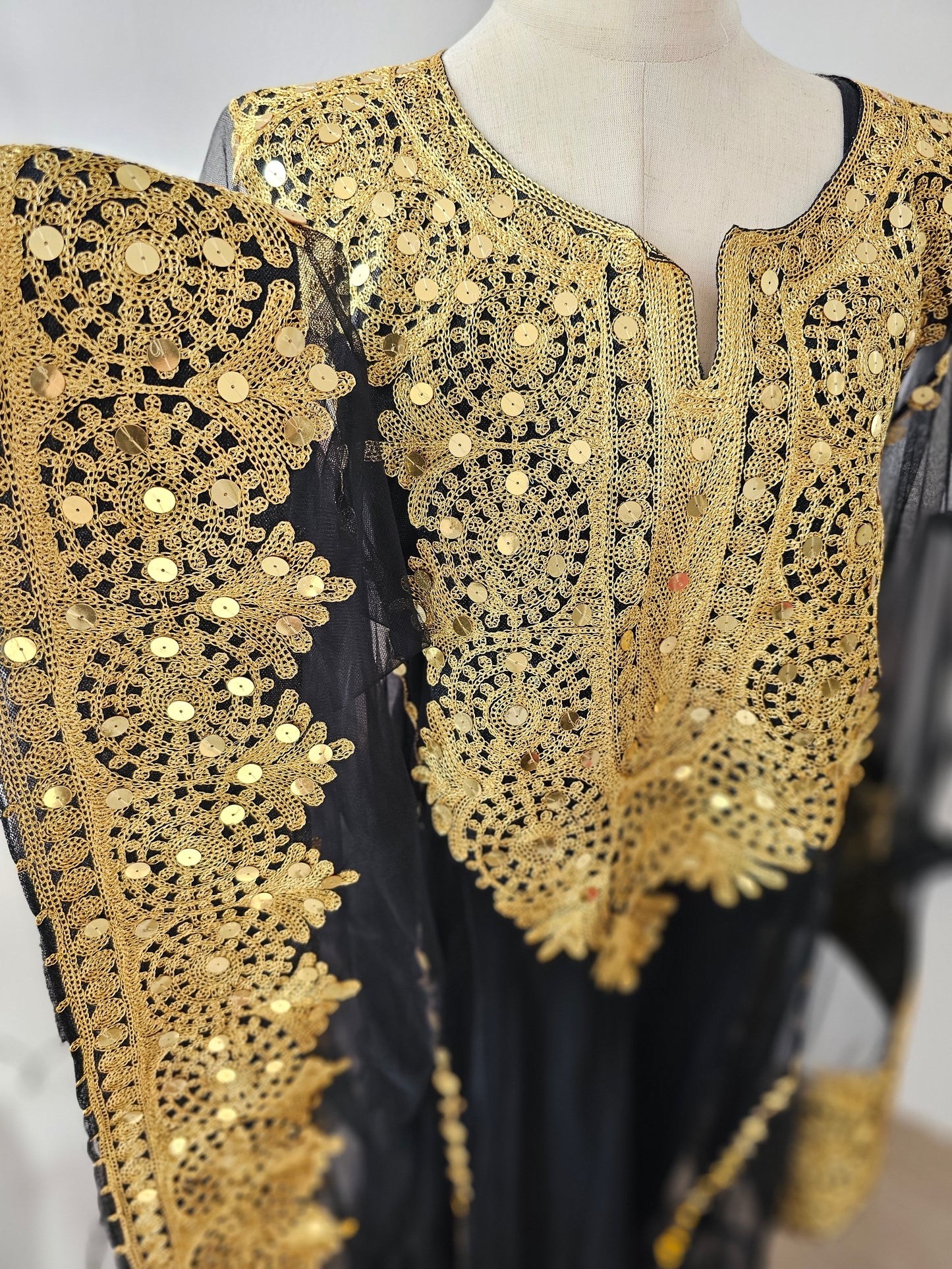 ثوب فخم للمناسبات